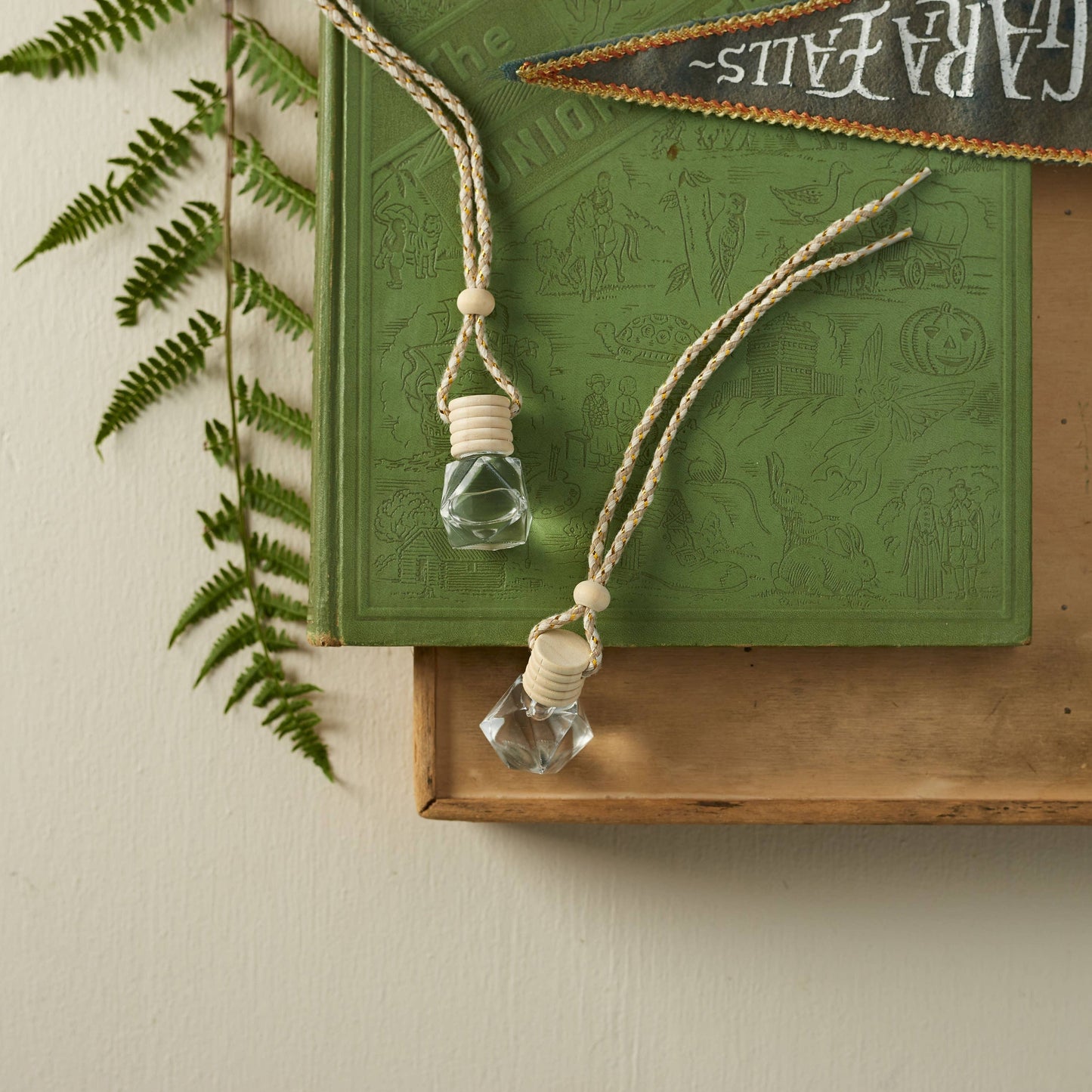 Moss + Amber Scented Car Diffuser